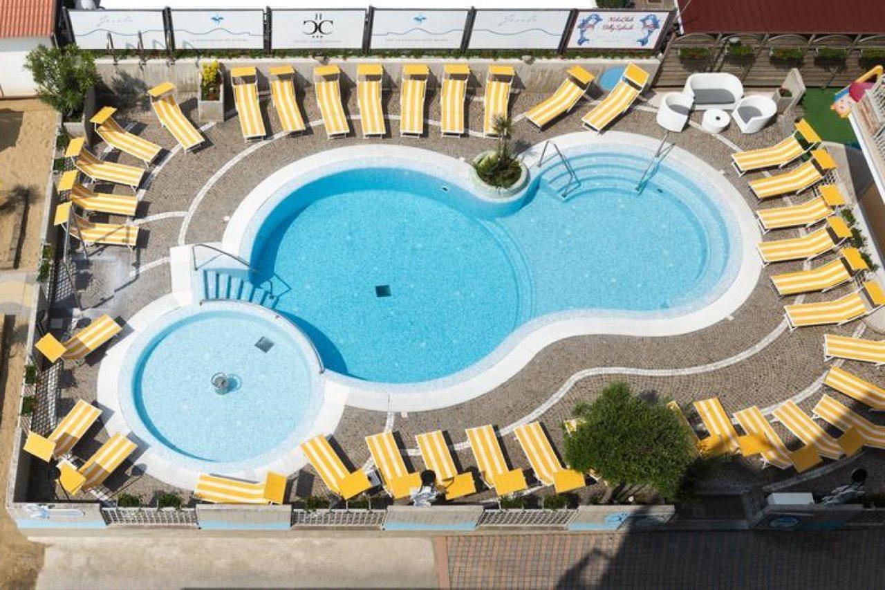Hotel Capri 3 Stelle Superior ลิโดดิเยโซโล ภายนอก รูปภาพ