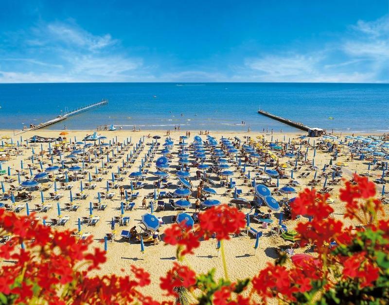 Hotel Capri 3 Stelle Superior ลิโดดิเยโซโล ภายนอก รูปภาพ