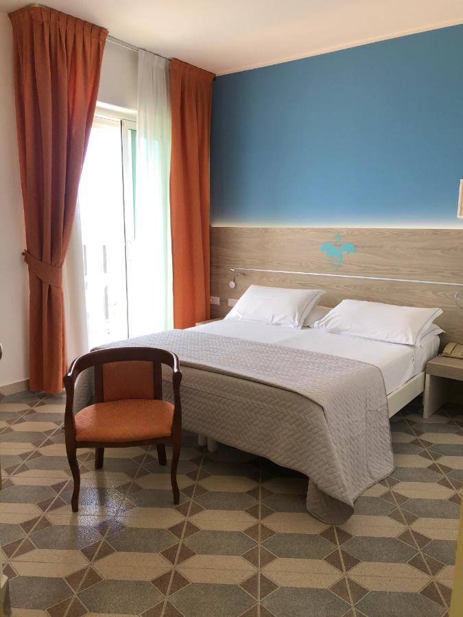 Hotel Capri 3 Stelle Superior ลิโดดิเยโซโล ภายนอก รูปภาพ